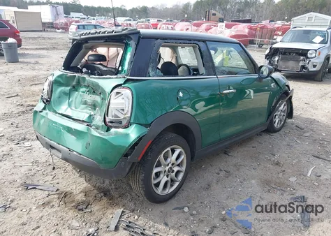 2021 Mini Hardtop Cooper z USA, uszkodzony, nr VIN WMWXR3C08M2N98492